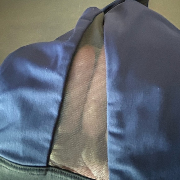 Lululemon Sz 4 Endless Horizons Swim Top In
Euro Navy / Black EUC - Picture 7 of 12